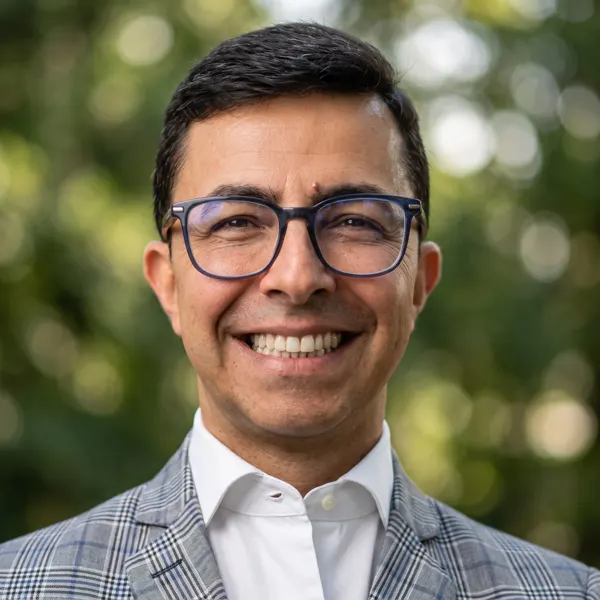 Robert Martínez
